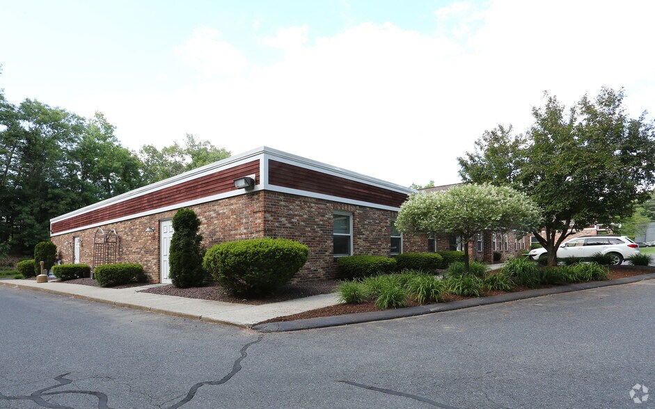 136 Dwight Rd, Longmeadow, MA 01106 Office for Lease
