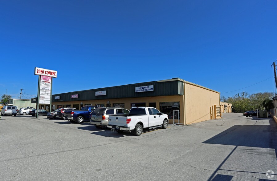 2020 S Combee Rd, Lakeland, FL 33801