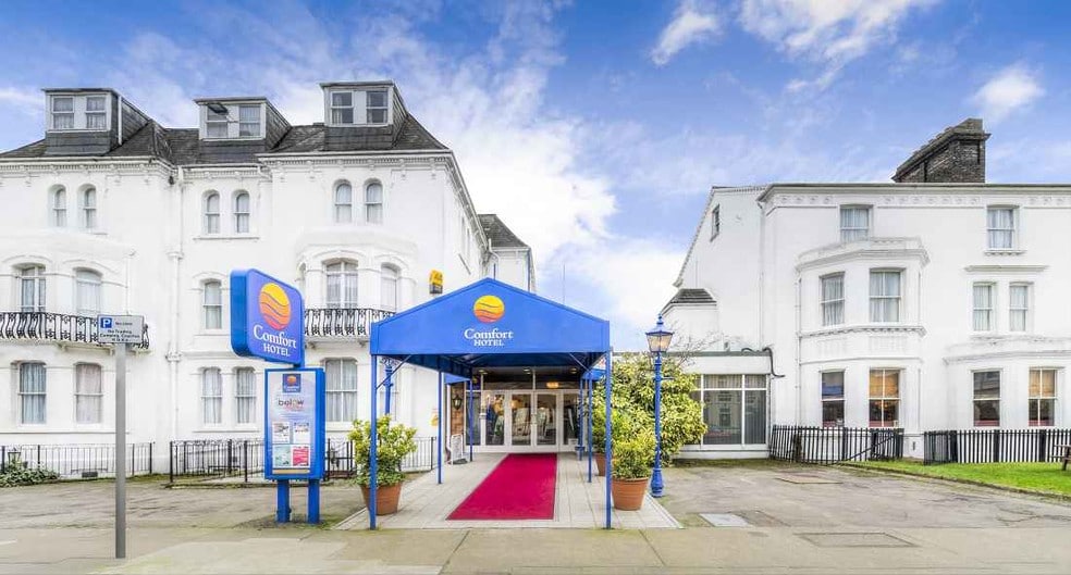 14-15 Albert Sq, Great Yarmouth for sale - Primary Photo - Image 1 of 1