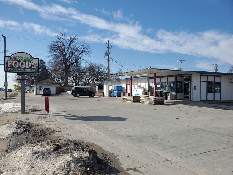 216 N Monroe St, Monroe, IA for sale - Primary Photo - Image 1 of 1