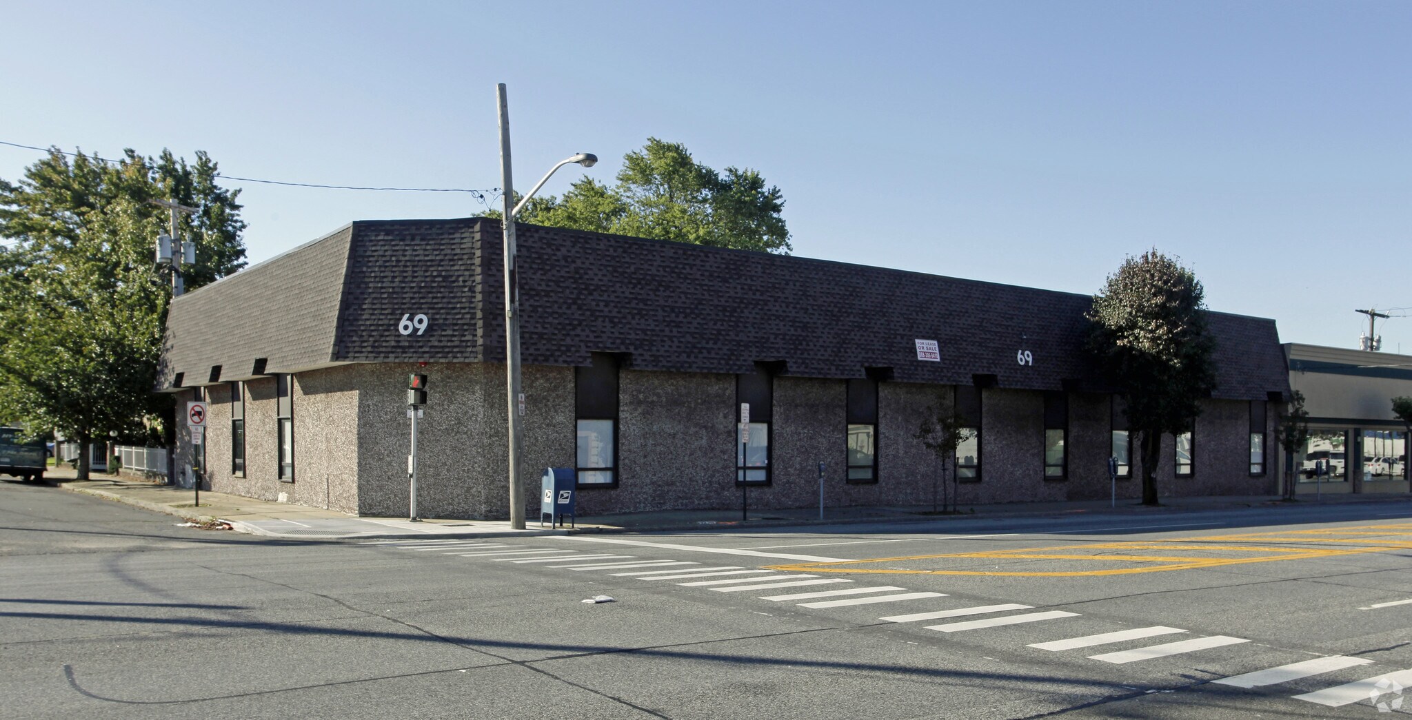 69 E Jericho Tpke, Mineola, NY for sale Primary Photo- Image 1 of 1
