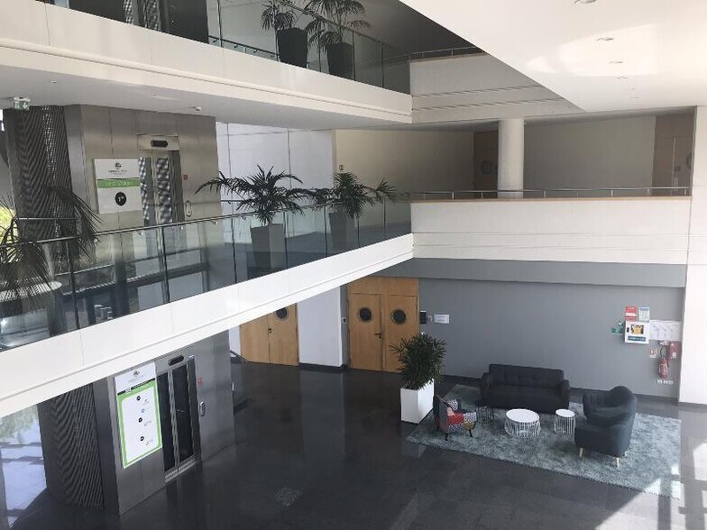 Office in Toulouse for lease - Building Photo - Image 2 of 13