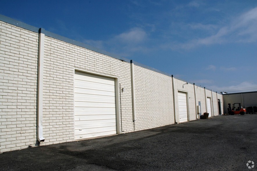 209 S Kirby St, Garland, TX for lease - Building Photo - Image 3 of 13