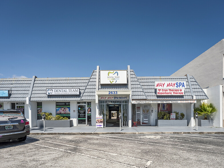 2633 E Commercial Blvd, Fort Lauderdale, FL for lease - Building Photo - Image 2 of 10