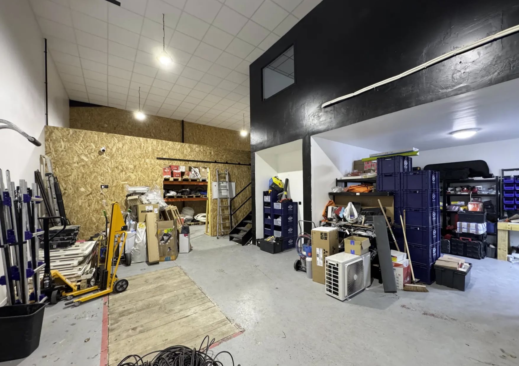 Flex in Marines for lease Interior Photo- Image 1 of 9