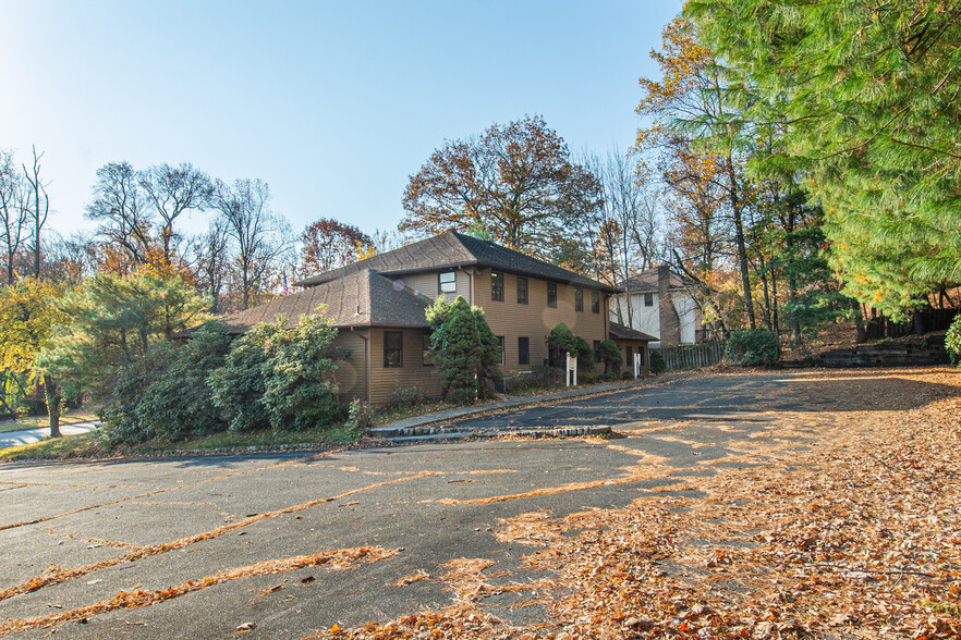 74 S Powder Mill Rd, Morris Plains, NJ for sale - Building Photo - Image 3 of 24