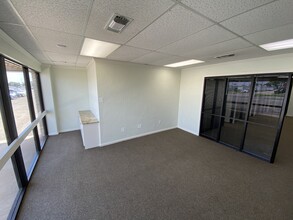 5139-5147 69th St, Lubbock, TX for lease Interior Photo- Image 2 of 14