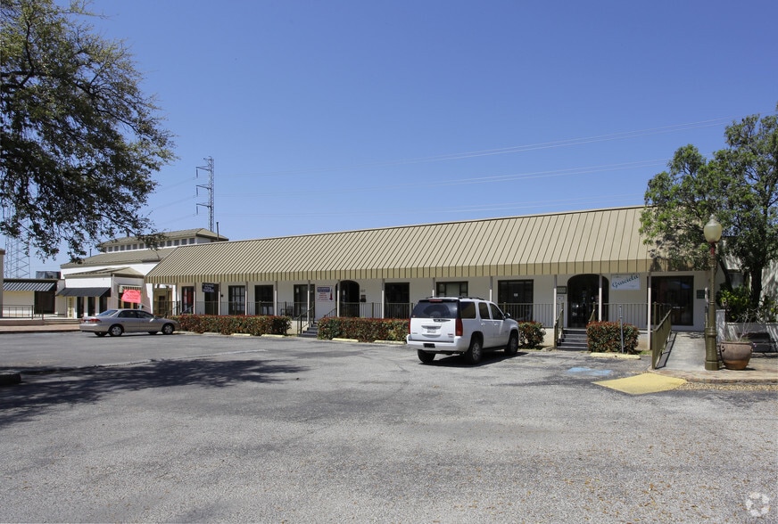 5221-5331 McCullough Ave, San Antonio, TX for lease - Building Photo - Image 2 of 10