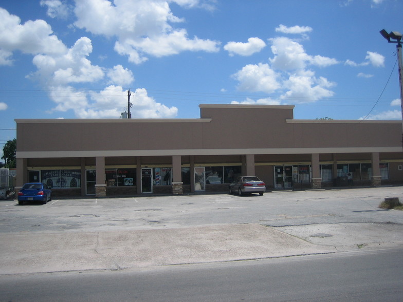 702-710 Glenburnie Dr, Houston, TX for lease - Building Photo - Image 3 of 3