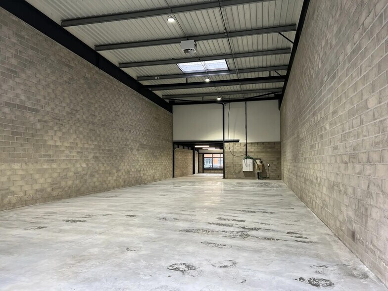 Flex in Gennevilliers for sale - Building Photo - Image 2 of 11