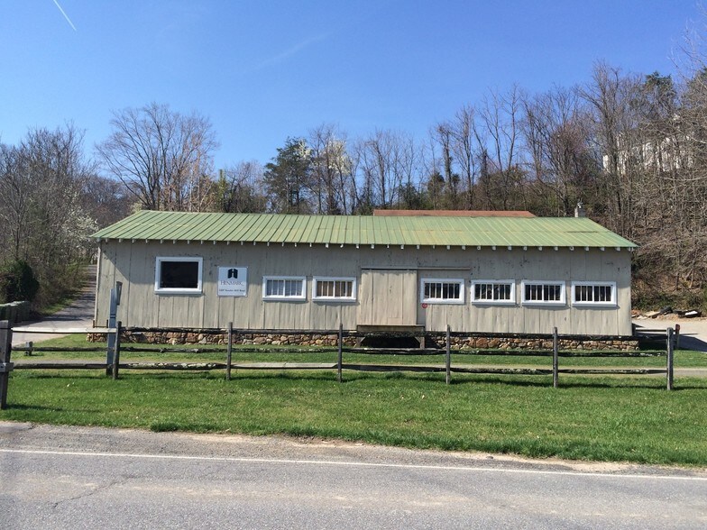 1107 Kessler Mill Rd, Salem, VA for sale - Primary Photo - Image 1 of 1