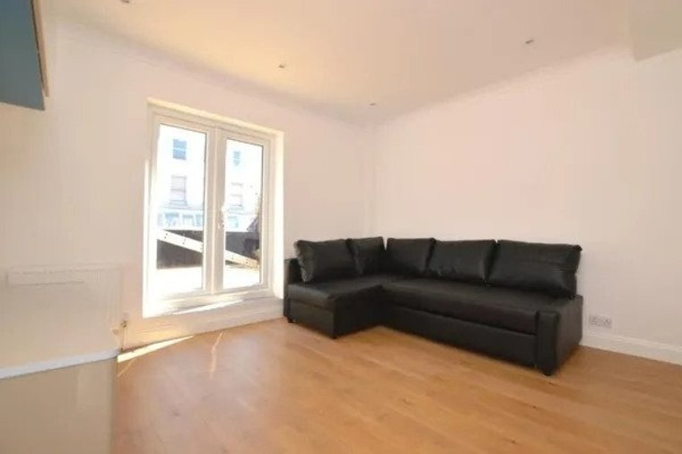 24 Choumert Rd, London for sale - Interior Photo - Image 3 of 7