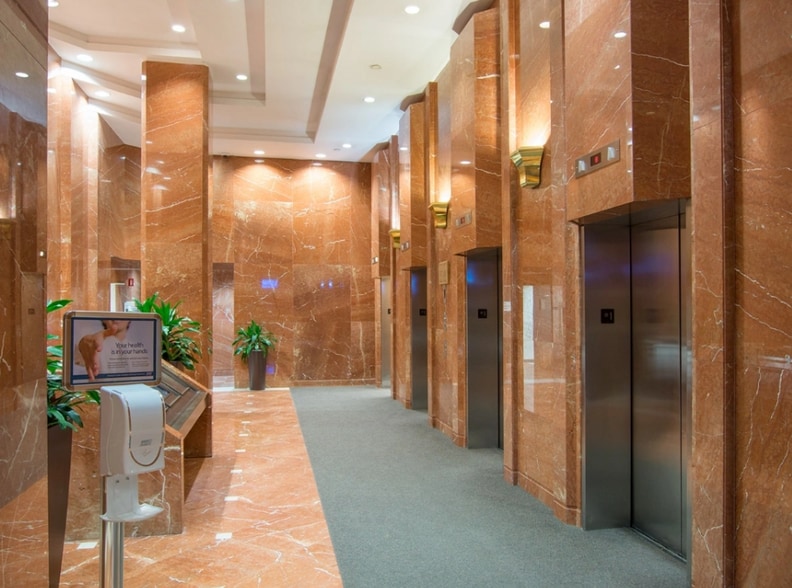 60 Queen St, Ottawa, ON for lease - Interior Photo - Image 3 of 7