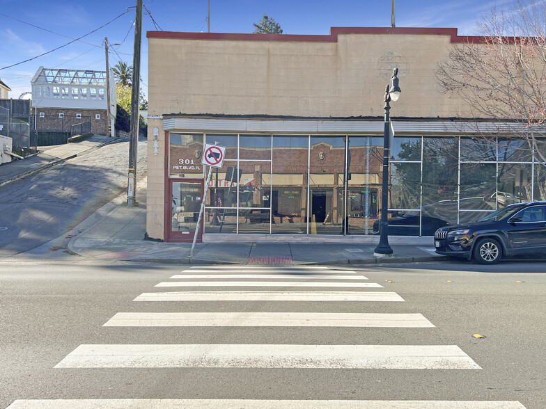 301 N Petaluma Blvd, Petaluma, CA for sale - Building Photo - Image 2 of 16