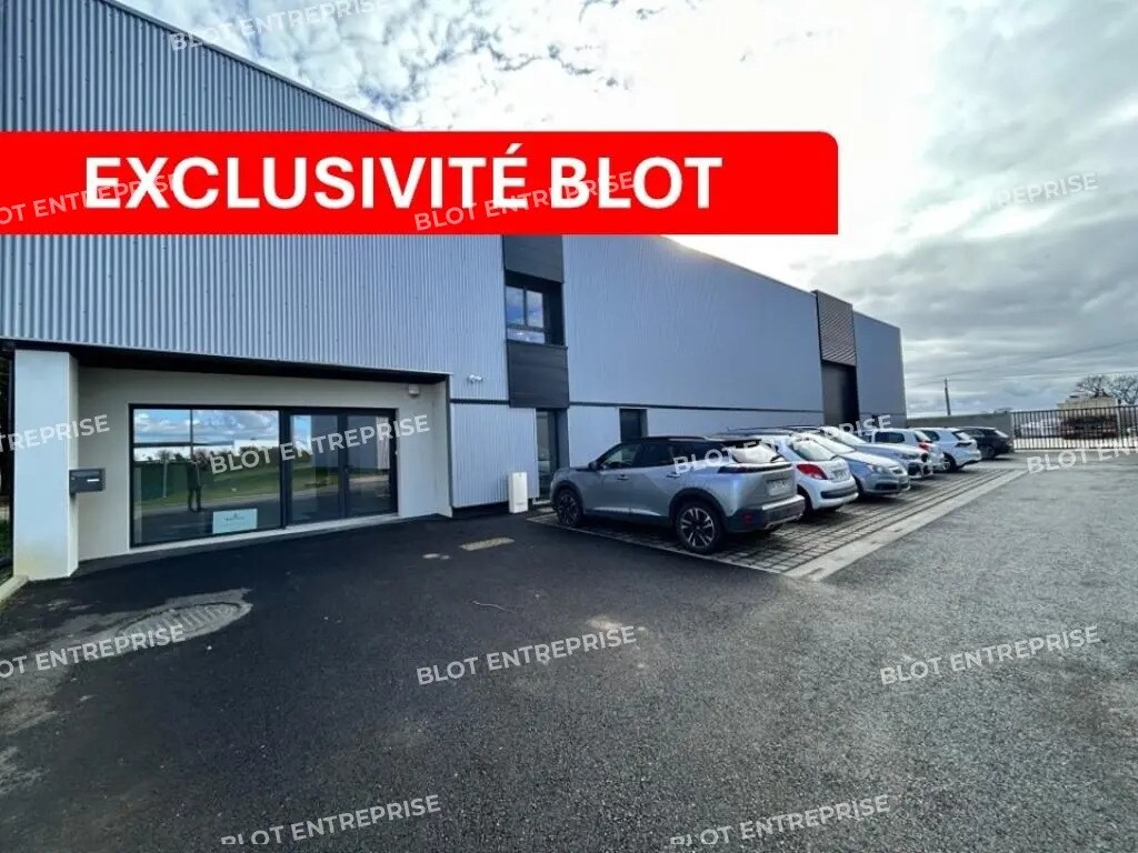 Office in Noyal-sur-Vilaine for lease Building Photo- Image 1 of 13