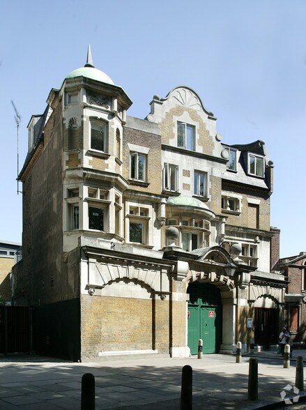 27A Mile End Rd, London for sale - Primary Photo - Image 1 of 1