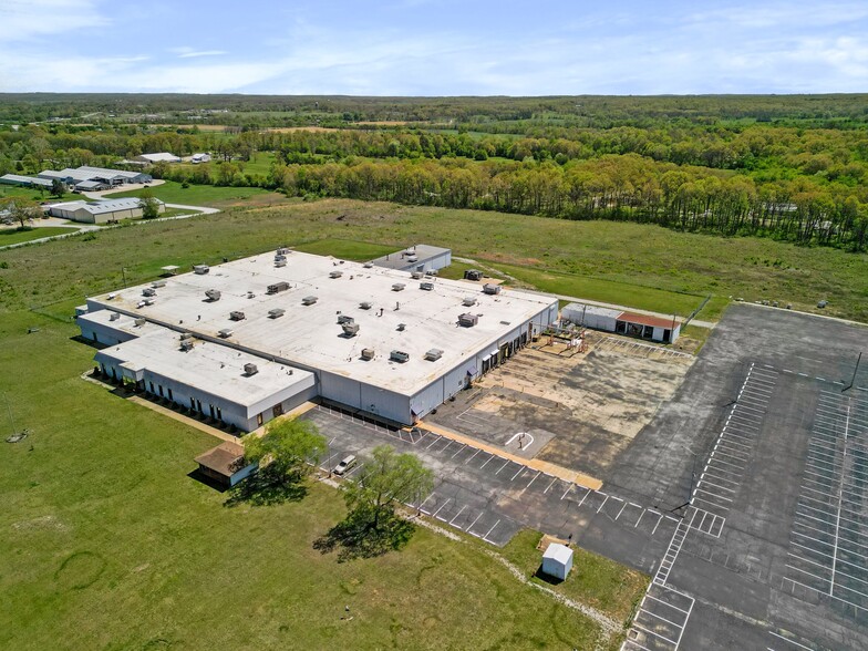 1000 Lanton Rd, West Plains, MO for sale - Building Photo - Image 1 of 32