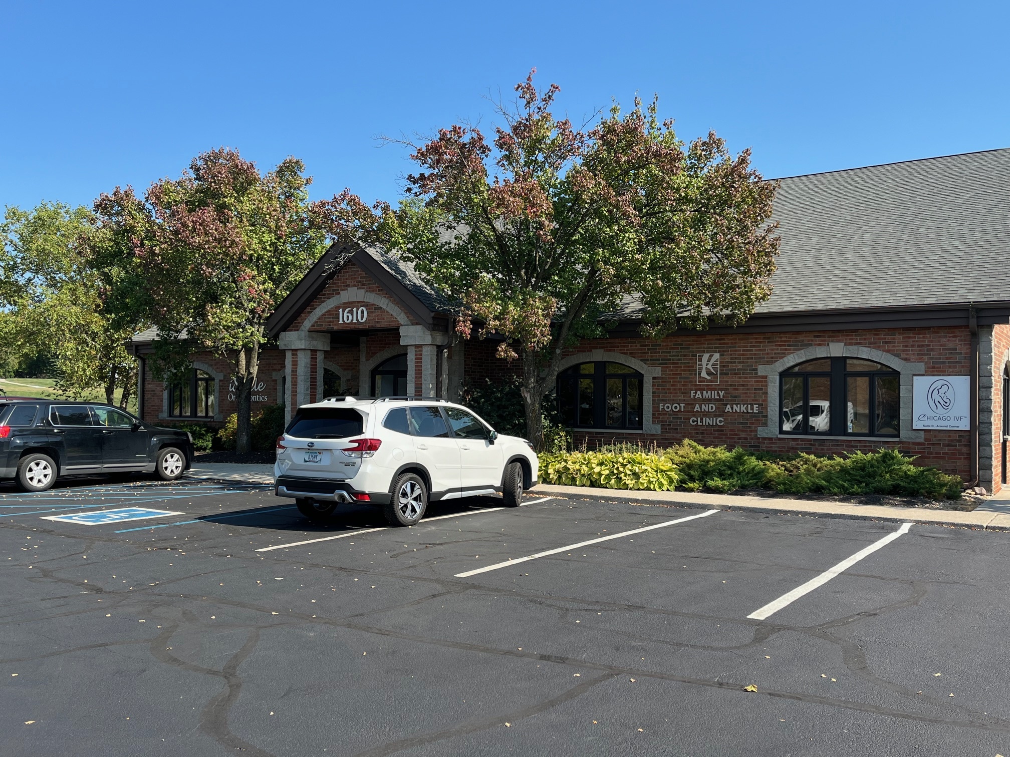 1610 Pointe Dr, Valparaiso, IN for lease Building Photo- Image 1 of 6