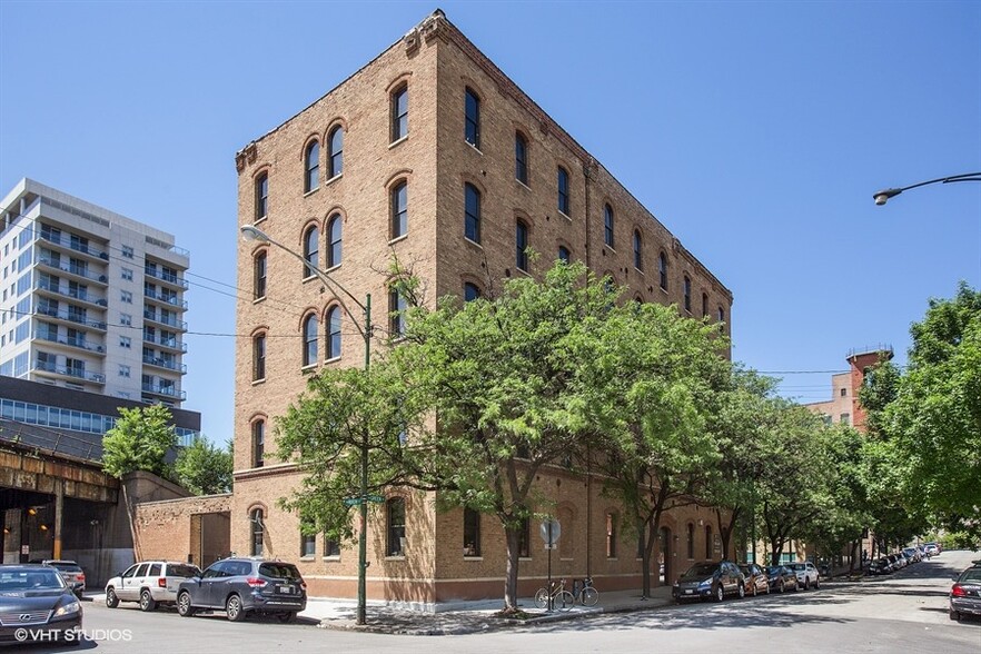 700 N Green St, Chicago, IL for lease - Building Photo - Image 1 of 17