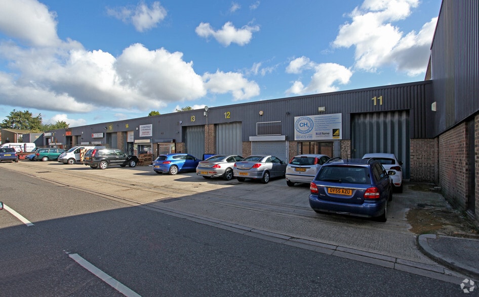 Derby Rd, Hounslow for lease - Building Photo - Image 3 of 4