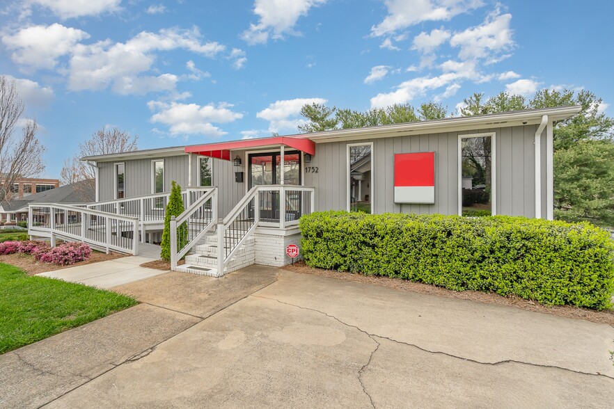 1752 Country Club Rd, Gastonia, NC for sale - Building Photo - Image 3 of 25