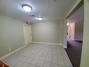 833-839 SE 8th Ave, Deerfield Beach, FL for lease Interior Photo- Image 2 of 17
