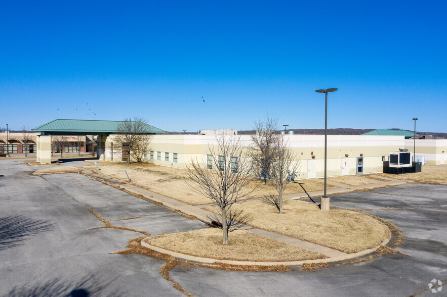 3000 Medical Pky, Claremore, OK for sale - Building Photo - Image 1 of 1