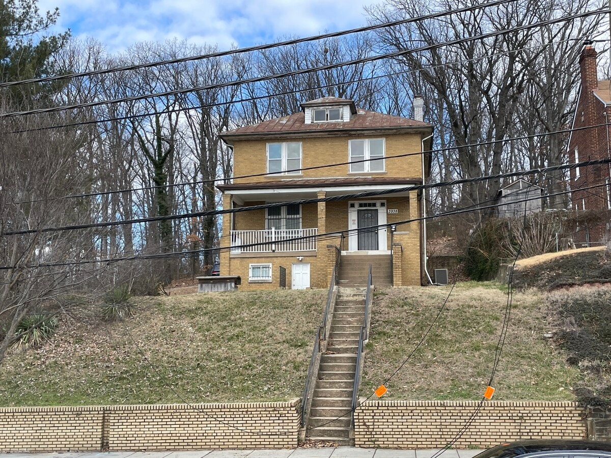 3938 Benning Rd NE, Washington, DC 20019 Office for Lease