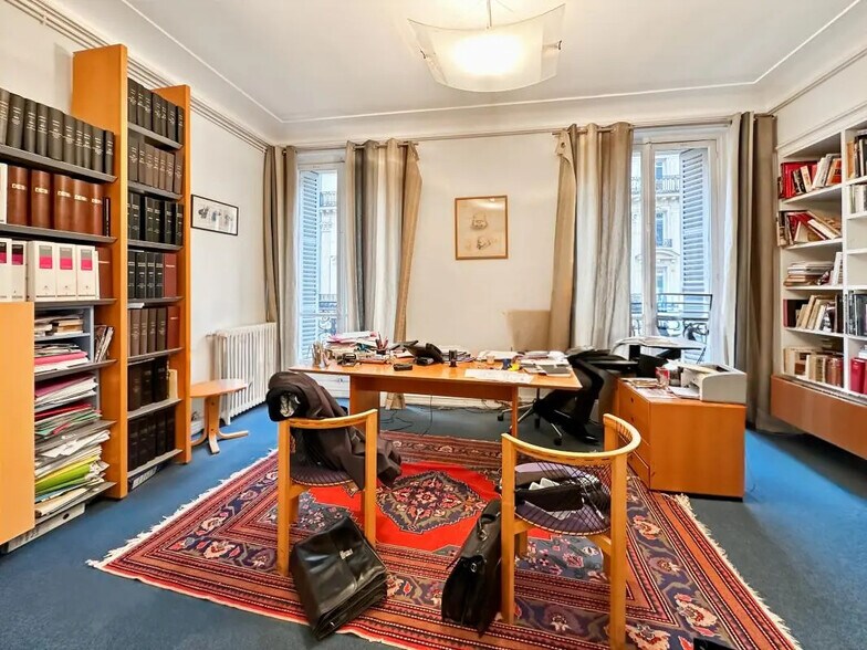 Office in Paris for lease - Building Photo - Image 3 of 6