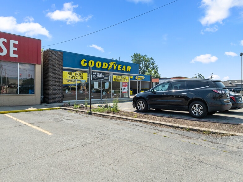 4106 Coldwater Rd, Fort Wayne, IN for sale - Building Photo - Image 2 of 9