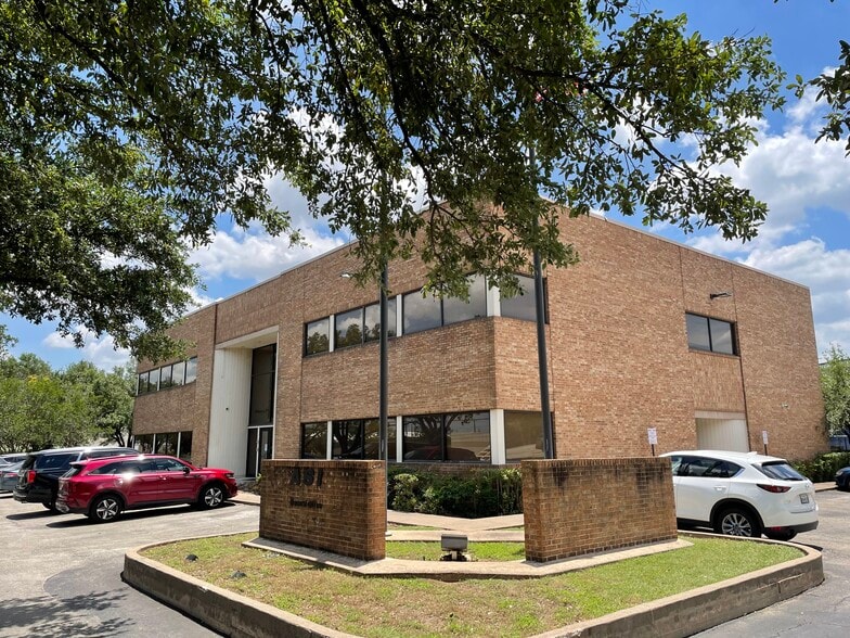 4505 Burleson Rd, Austin, TX for lease - Building Photo - Image 1 of 7