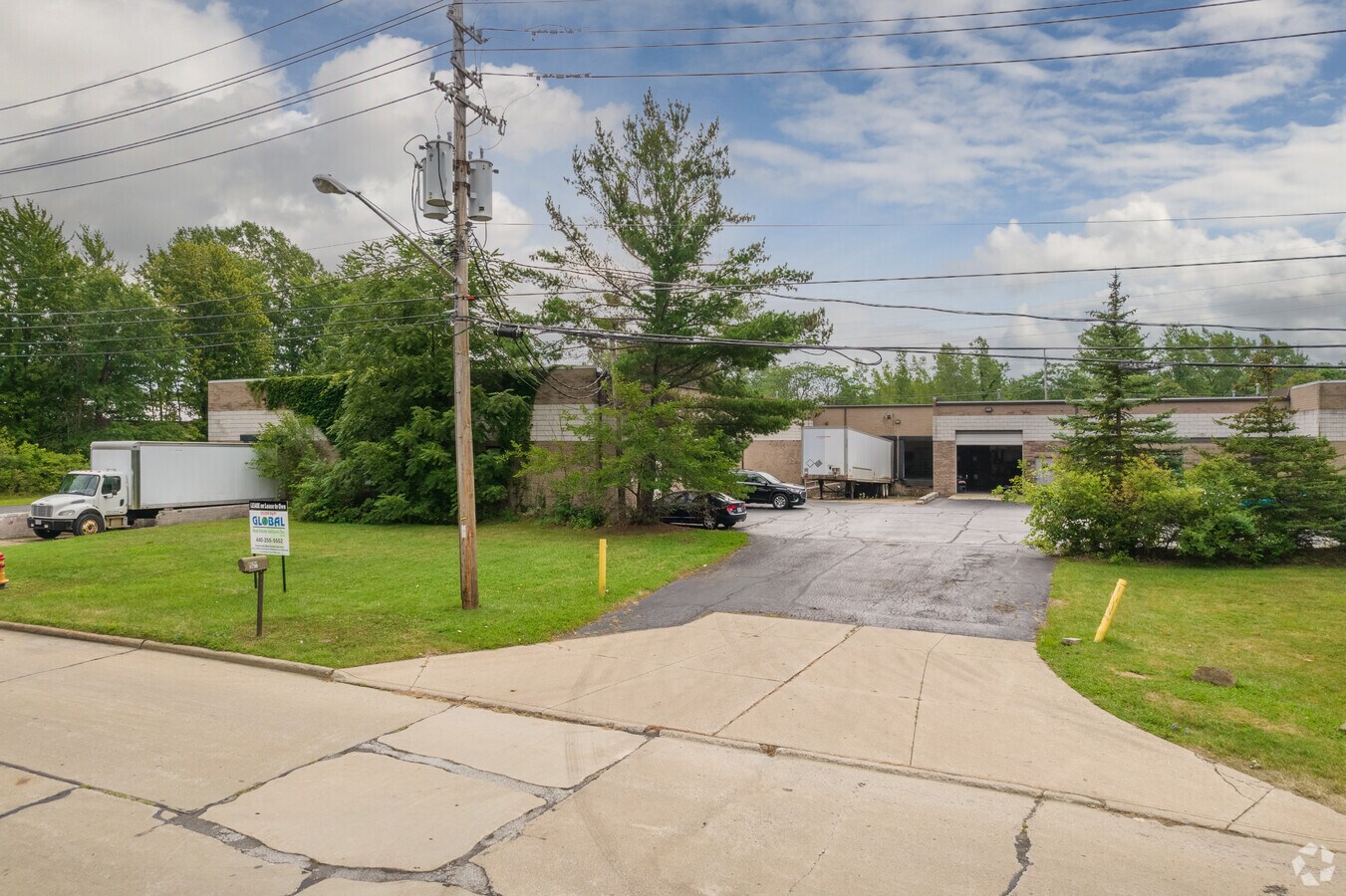 8790 Twinbrook Rd, Mentor, OH 44060