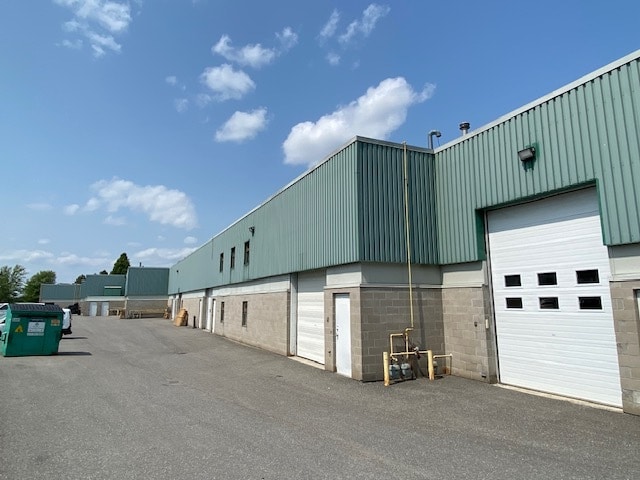 77 Auriga Dr, Ottawa, ON for sale - Building Photo - Image 3 of 4