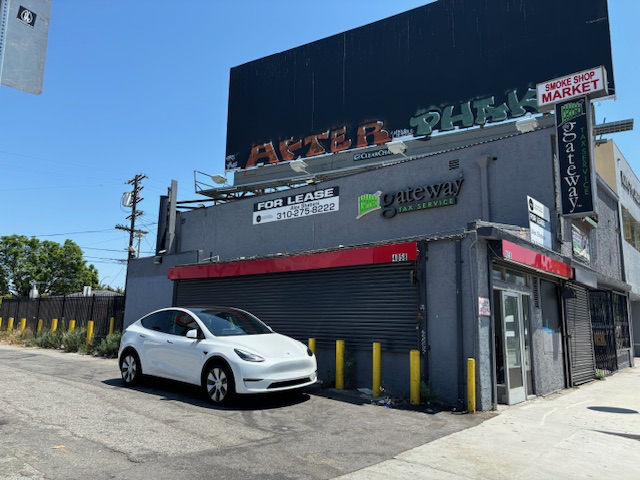 4058-4060 Crenshaw Blvd, Los Angeles, CA for lease - Building Photo - Image 1 of 10