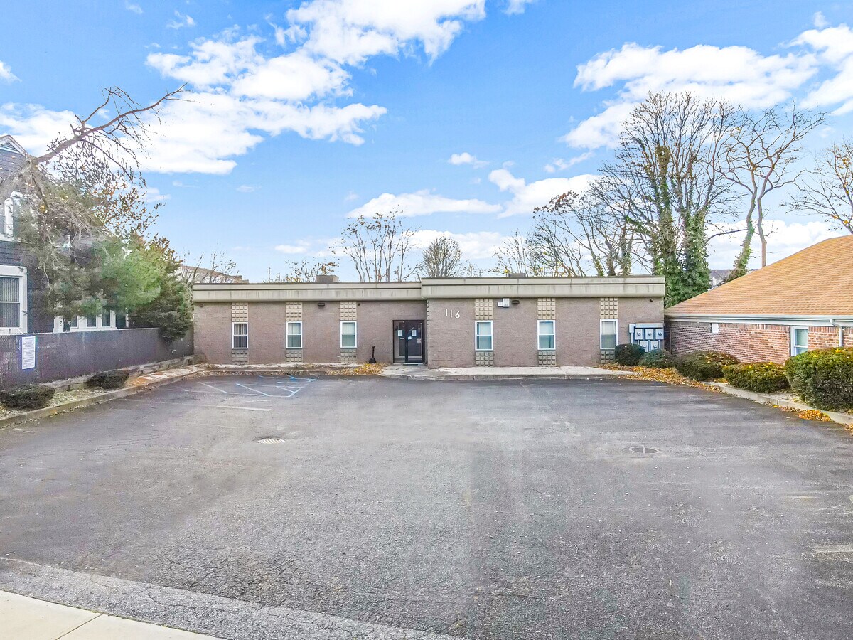 116 Oakland Ave, Port Jefferson, NY 11777