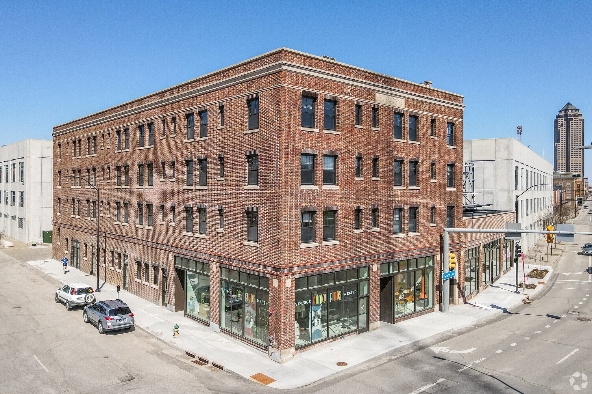 1729 Grand Ave, Des Moines, IA for lease Primary Photo- Image 1 of 16
