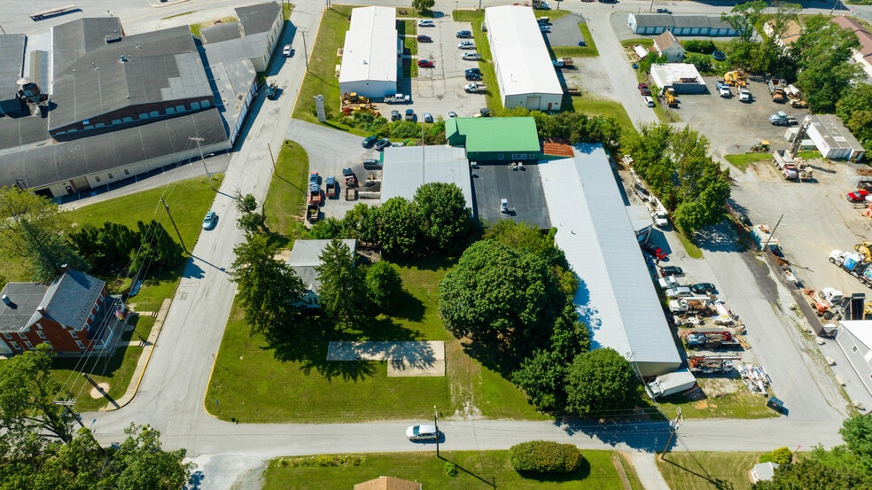 280 N Park St, Dallastown, PA for lease - Building Photo - Image 3 of 6