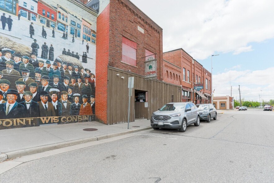 1331 2nd St, Stevens Point, WI 54481 Buffy's Lampoon