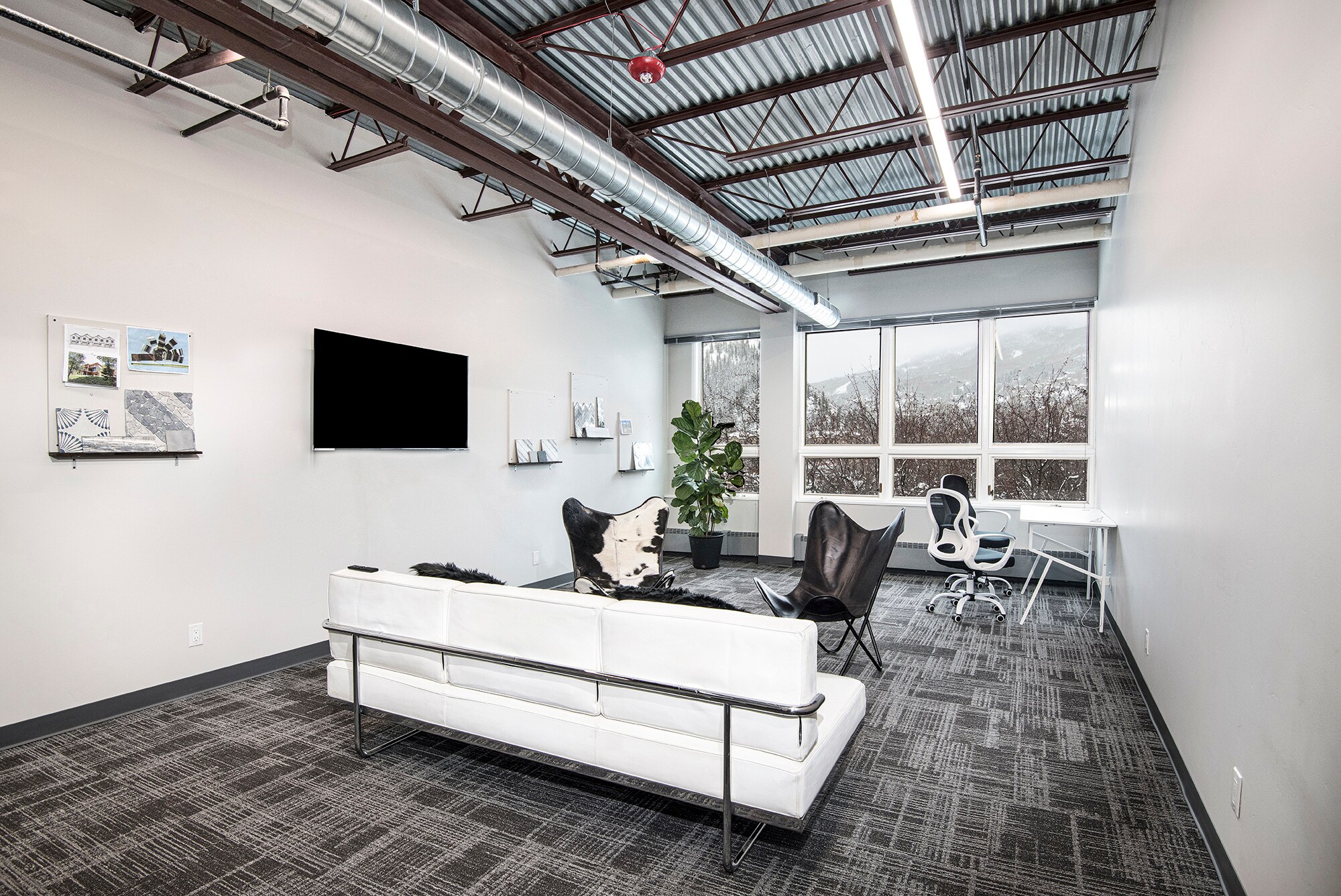 48 E Beaver Creek Blvd, Avon, CO for lease Interior Photo- Image 1 of 9