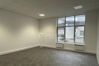 Office in Garges-lès-Gonesse for lease Interior Photo- Image 1 of 5