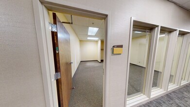 1450 Energy Park Dr, Saint Paul, MN for lease Interior Photo- Image 1 of 5