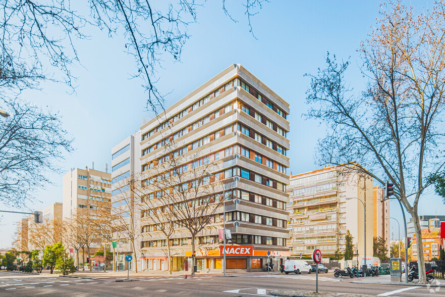 Calle De María De Molina, 37, Madrid, Madrid for lease - Building Photo - Image 1 of 4