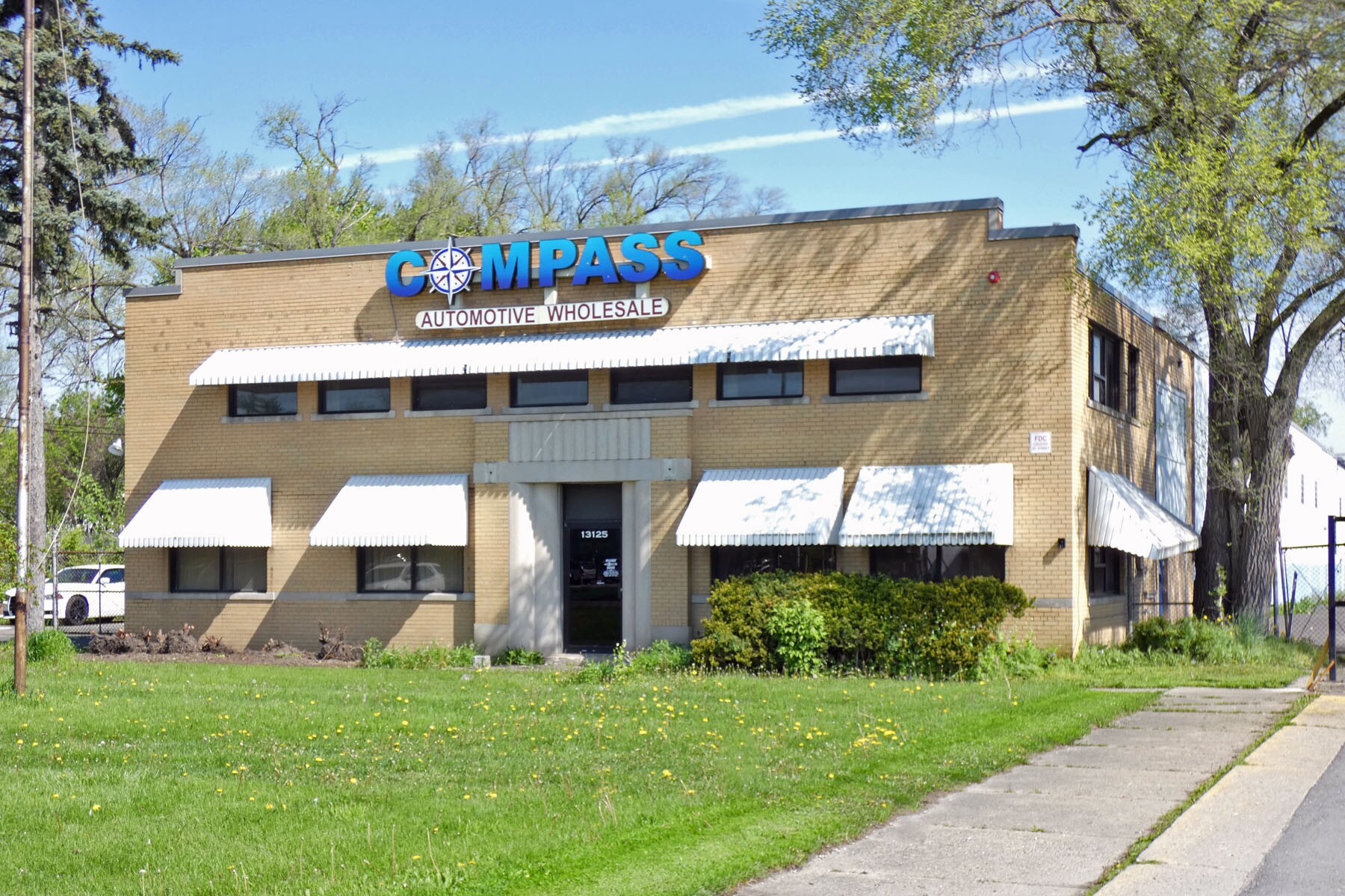 13125 E Eight Mile Rd, Warren, MI for sale Building Photo- Image 1 of 1