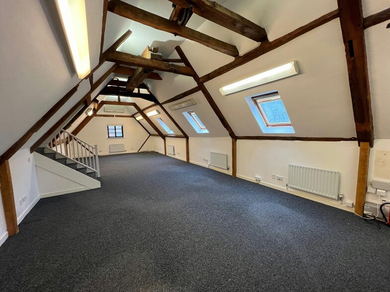 Fulling Mill Ln, Welwyn for sale - Interior Photo - Image 3 of 4