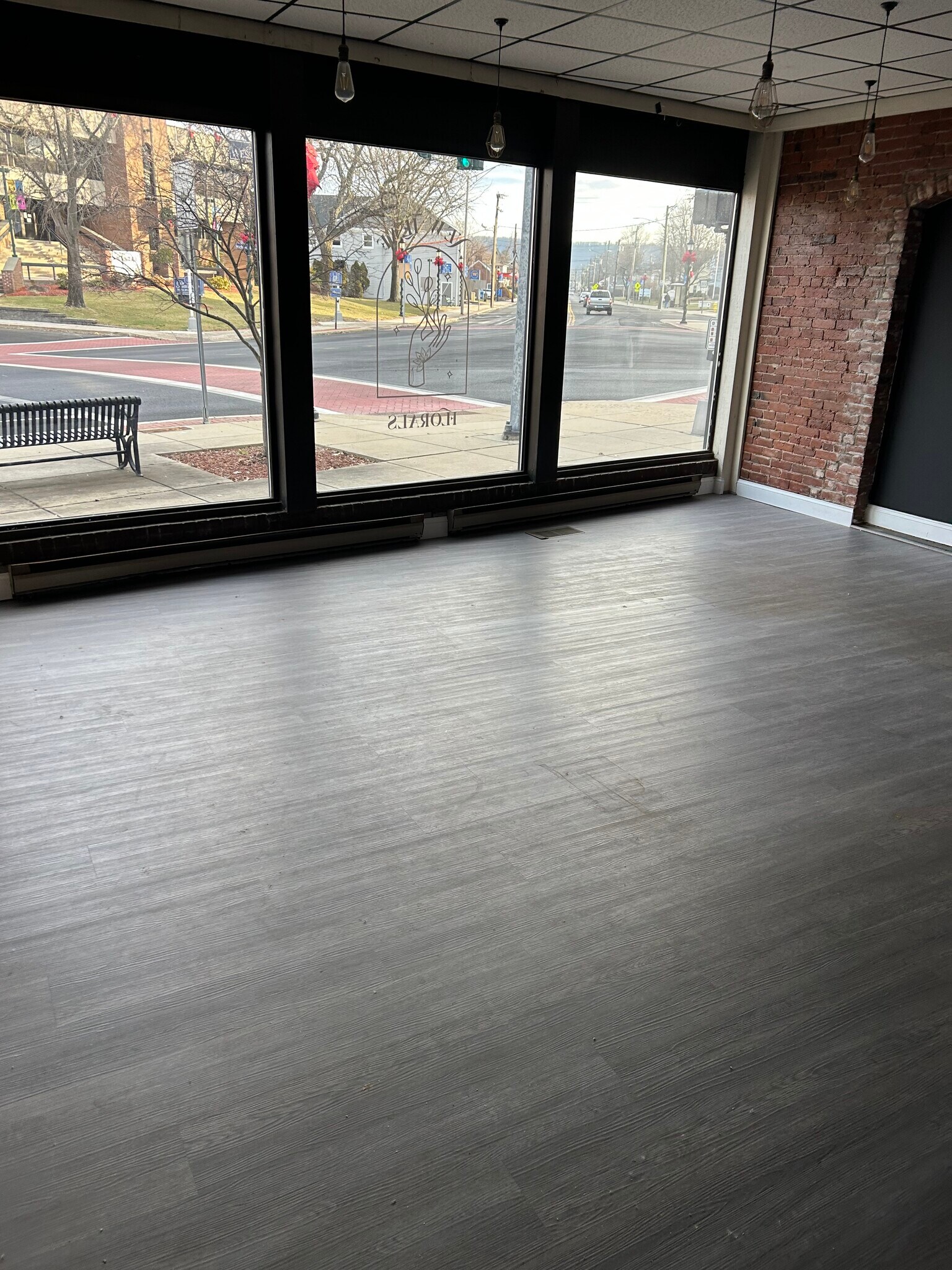 10-14 W Main St, Plainville, CT for lease Interior Photo- Image 1 of 5