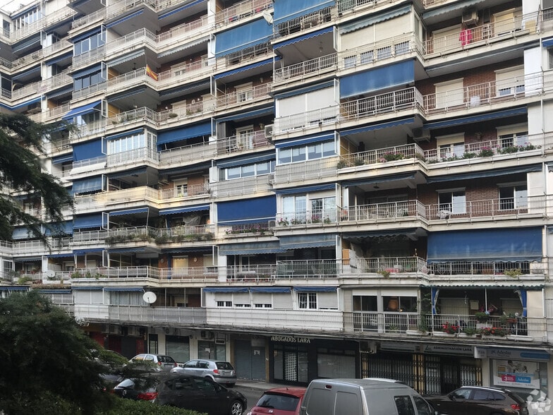 Calle Porto Colón, 10, Alcorcón, Madrid for lease - Building Photo - Image 2 of 2