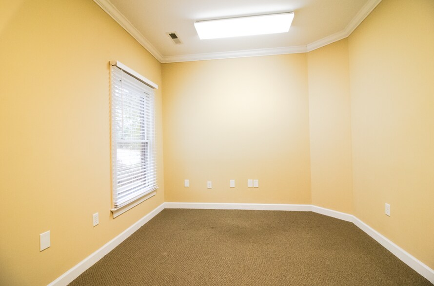 111 Windel Dr, Raleigh, NC for lease - Building Photo - Image 3 of 4