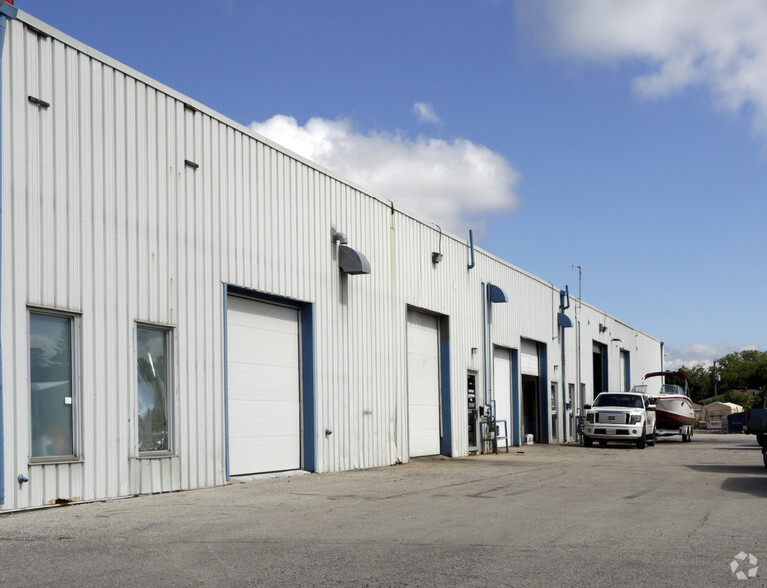 28 Currie St, Barrie, ON for lease - Building Photo - Image 3 of 5