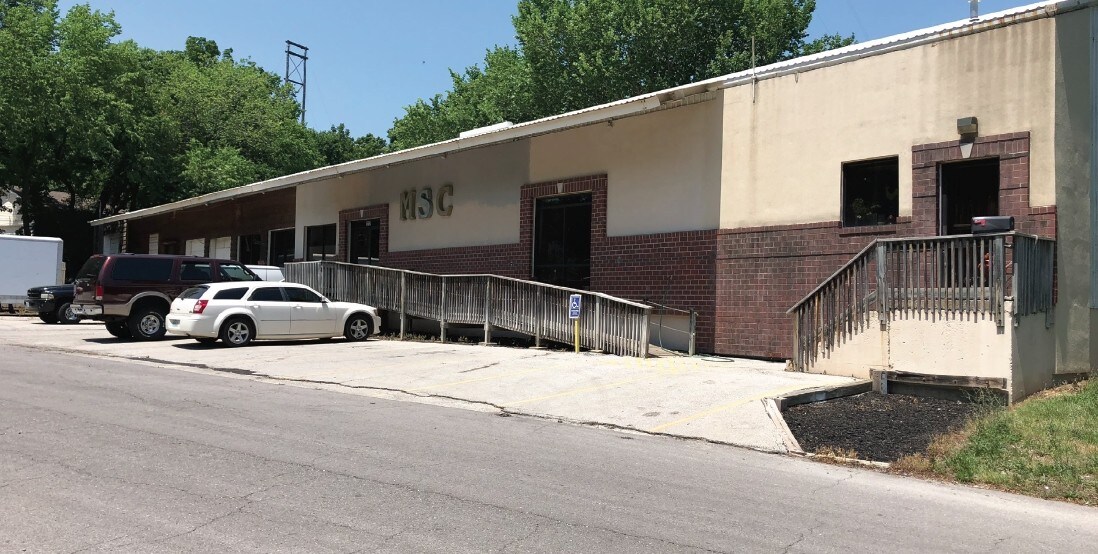 1212 W Ruby Ave, Independence, MO for sale Primary Photo- Image 1 of 1