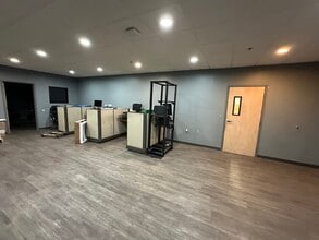 112-118 Jones St, Fuquay Varina, NC for lease Interior Photo- Image 2 of 7